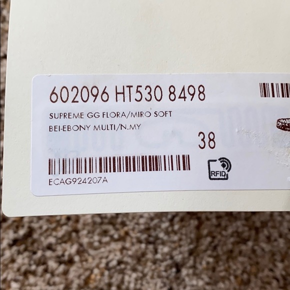 Authentic Gucci slides - Picture 7 of 7